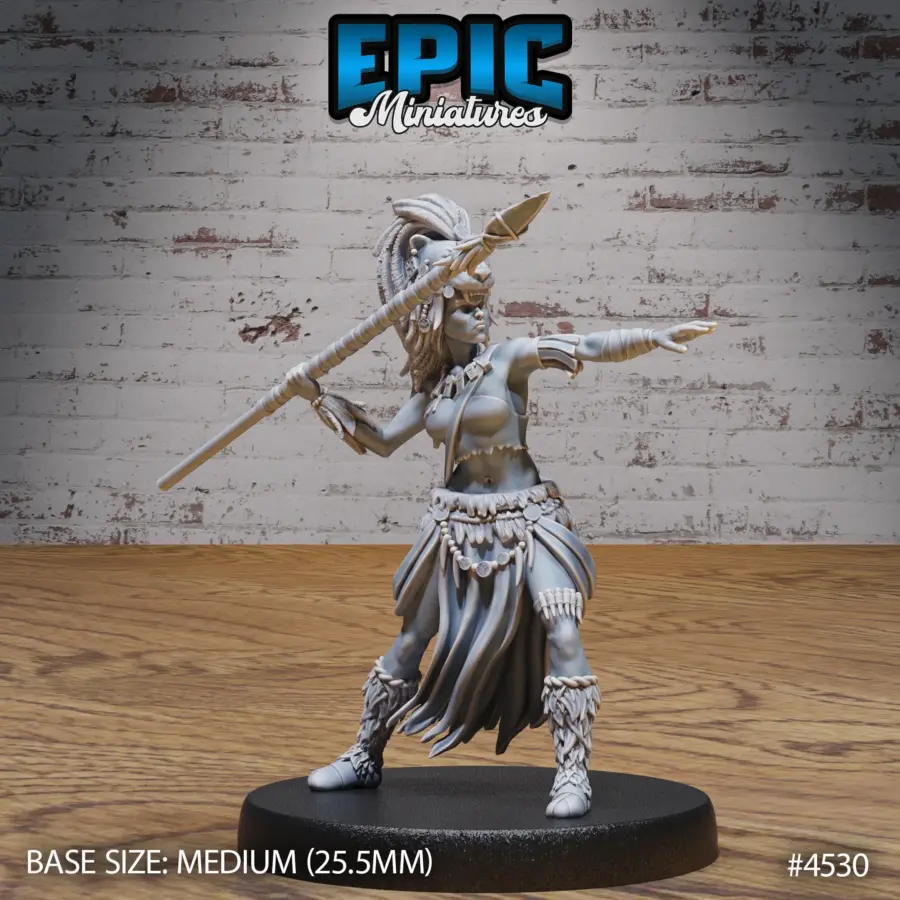 Lion Huntress Throwing (Medium)